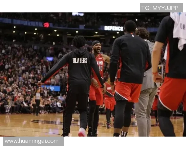 甜瓜安东尼因伤退出季后赛关键战役，篮球迷的热爱难以割舍